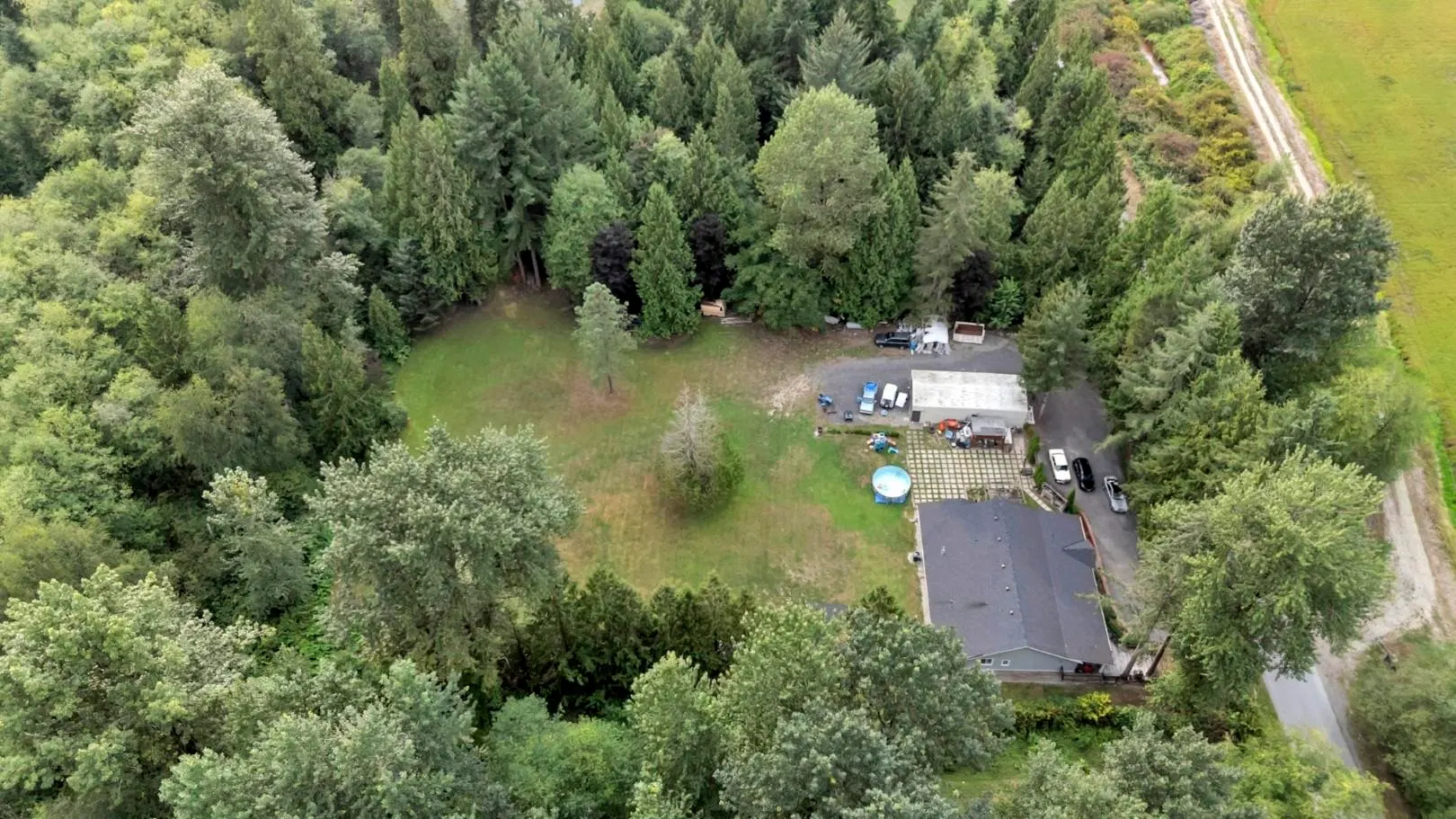 Photo 5 of 37 at 22288 136 Avenue