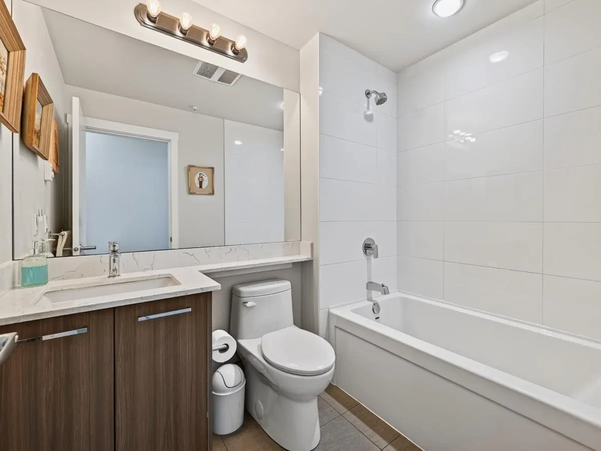 Photo 4 of 31 at 1312 Fifth Avenue