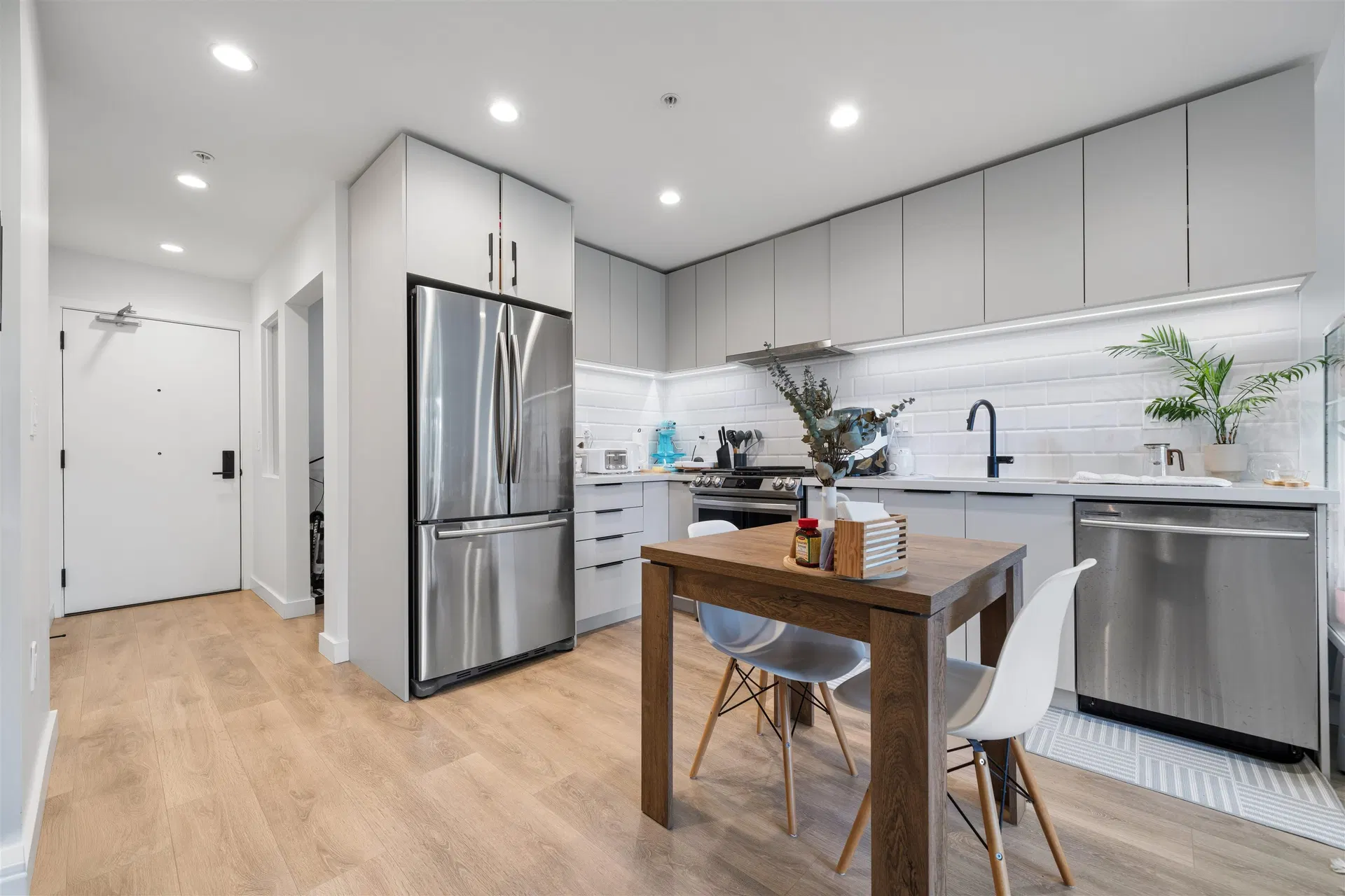 #303 – 3038 St George Street