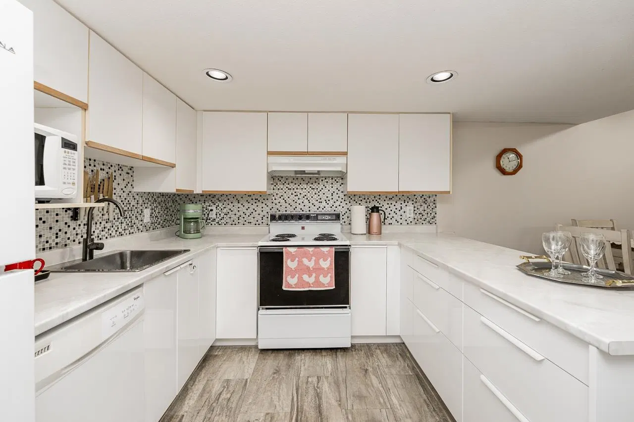 Photo 5 of 21 at #207 – 1215 Pacific Street