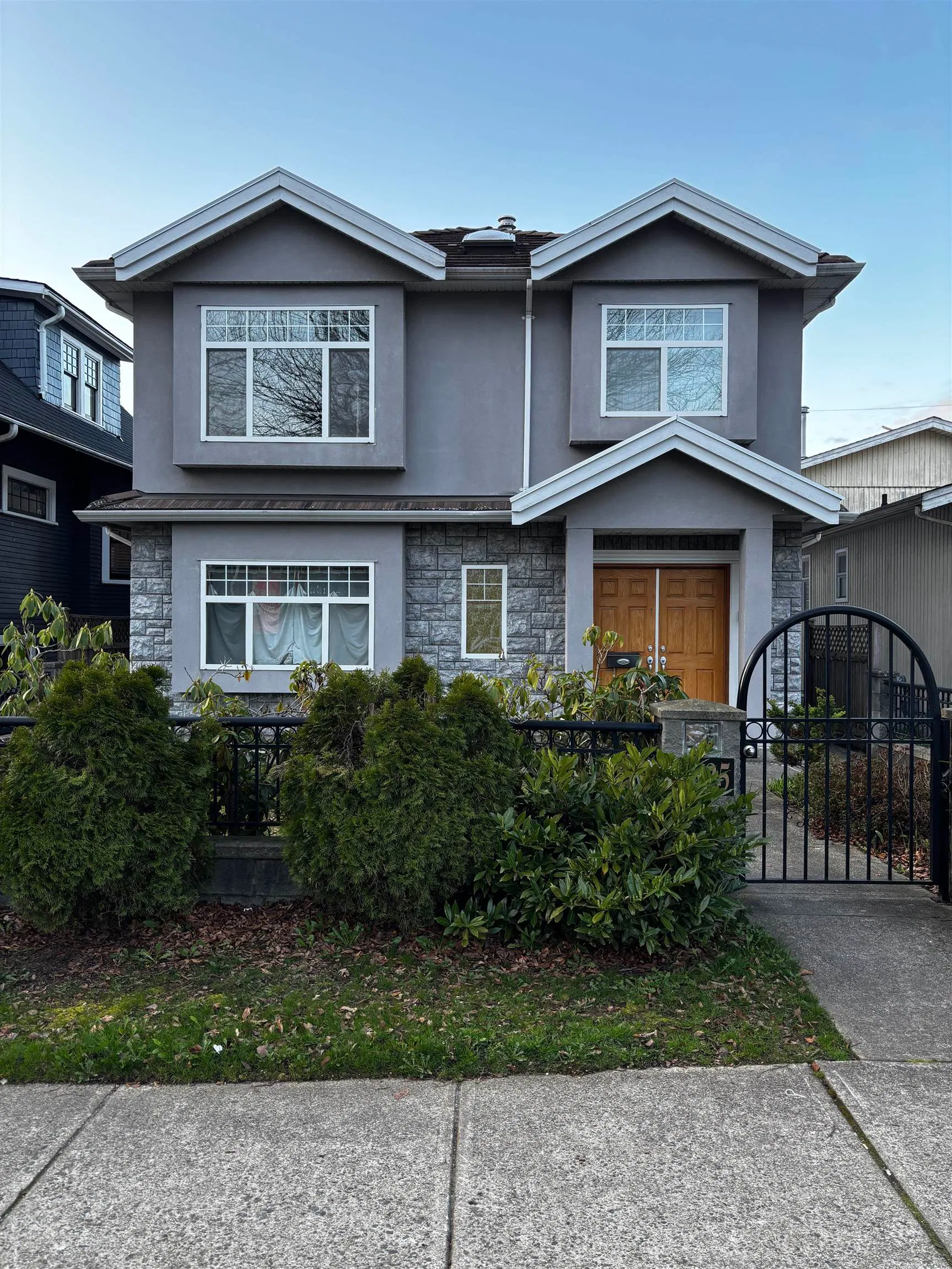 Photo 1 of 1 at 2925 E 29th Avenue
