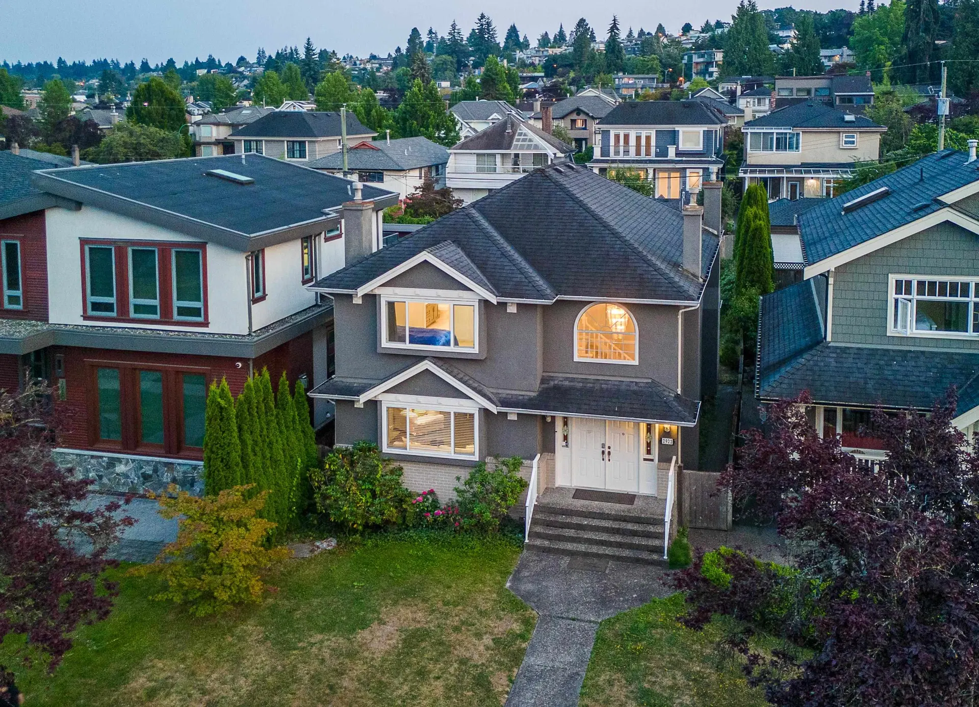 Photo 4 of 26 at 2922 W 22nd Avenue