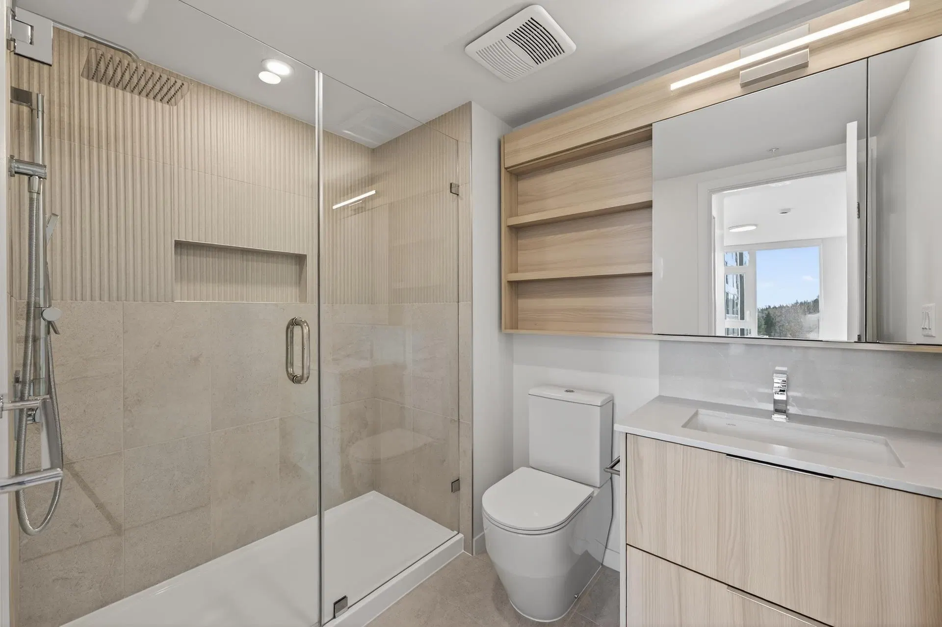Photo 5 of 16 at #506 – 311 Alderson Avenue