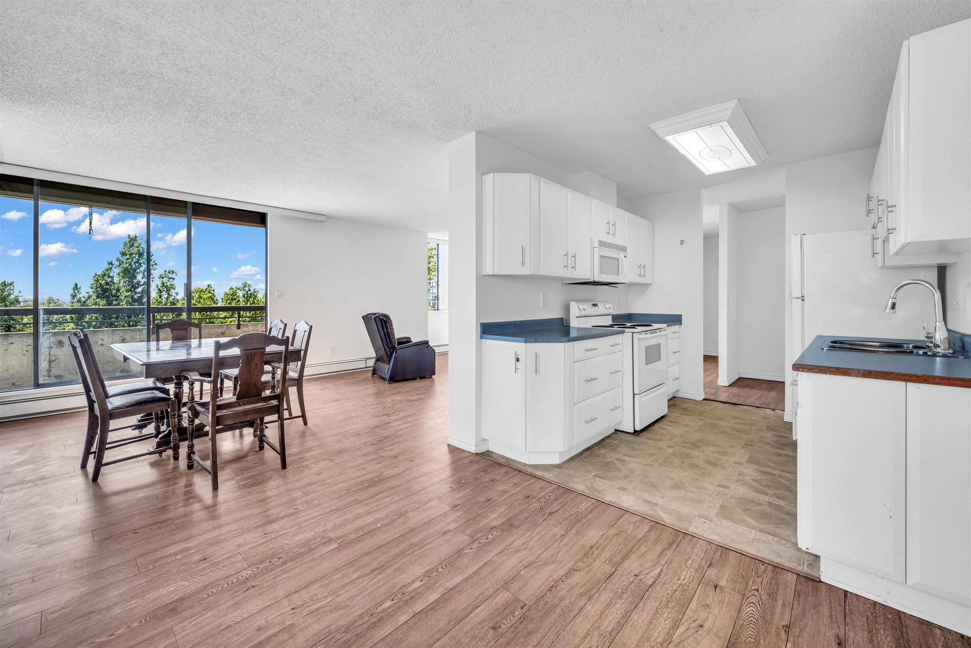 Photo 4 of 38 at #1104 – 3737 Bartlett Court