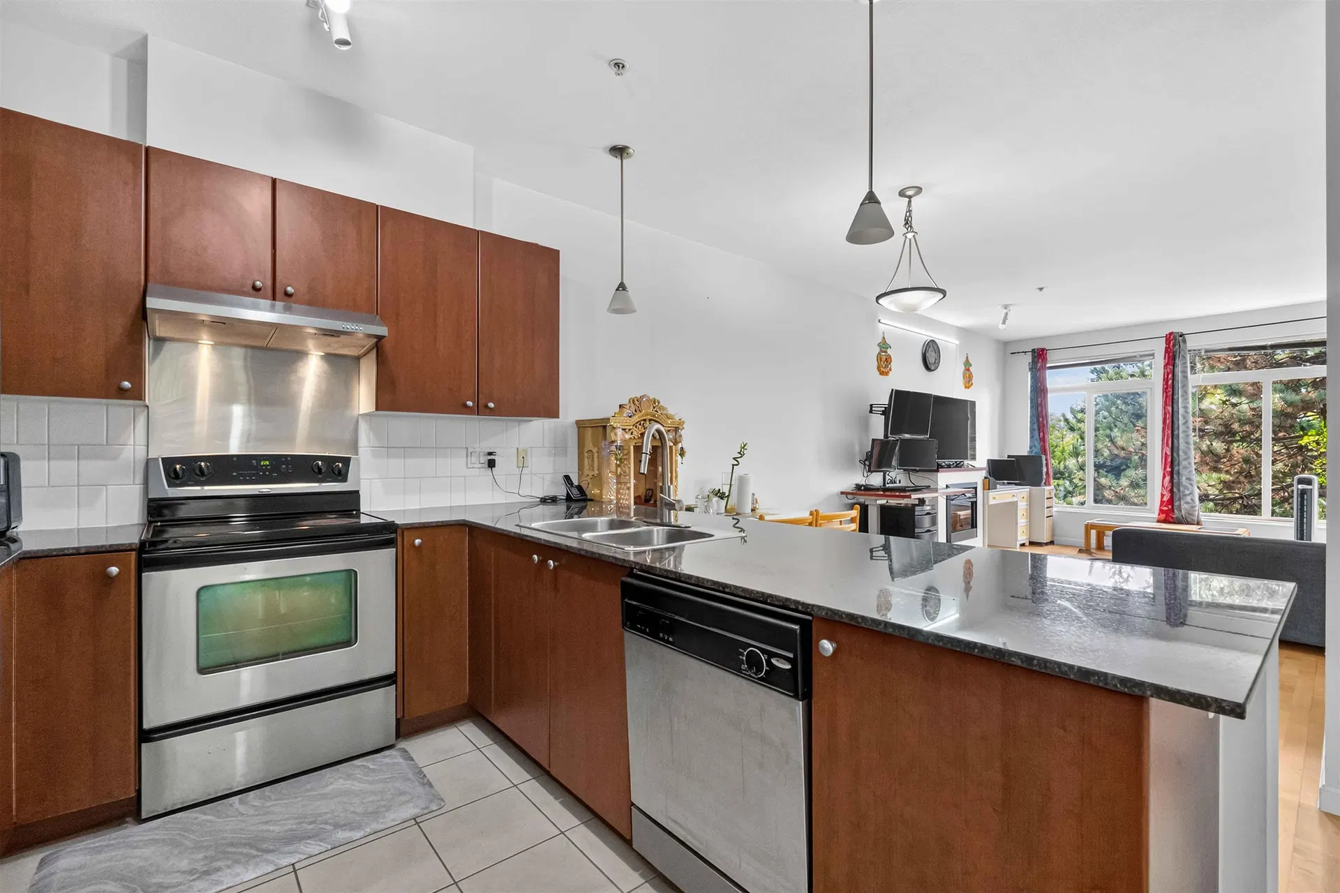 Photo 4 of 40 at #312 – 15380 102a Avenue