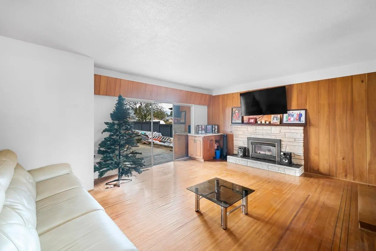 Photo 3 of 19 at 761 Cottonwood Avenue