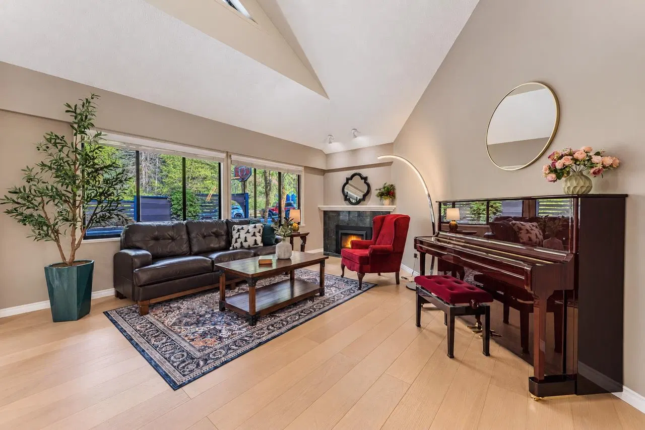 Photo 5 of 40 at 4739 Woodgreen Drive