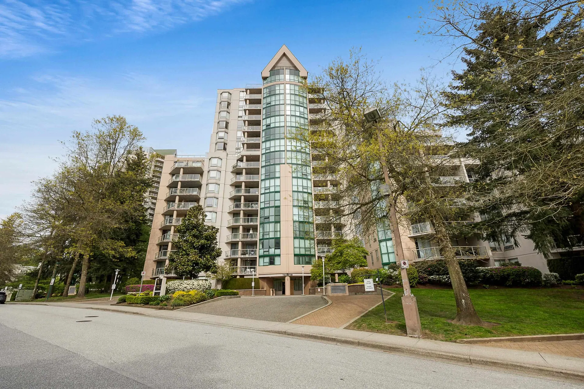 Photo 3 of 37 at #1101 – 1189 Eastwood Street