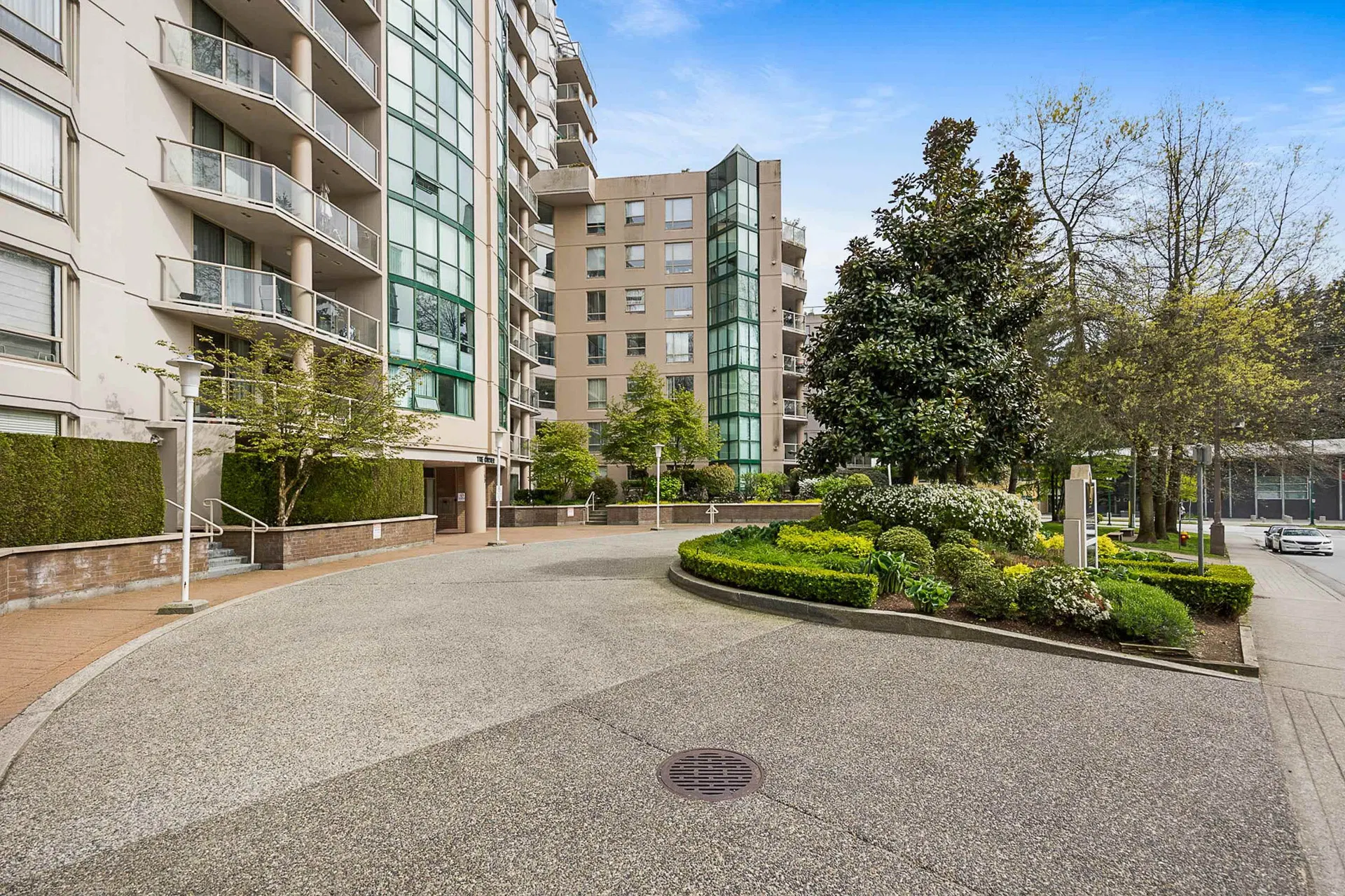 Photo 4 of 37 at #1101 – 1189 Eastwood Street