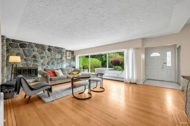 Photo 2 of 14 at 1585 Taylor Way