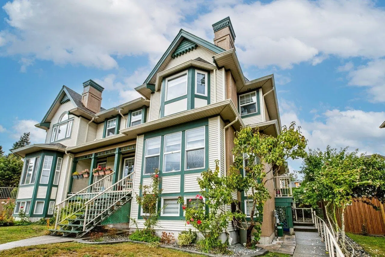 Photo 1 of 33 at #3 – 1135 Cartier Avenue