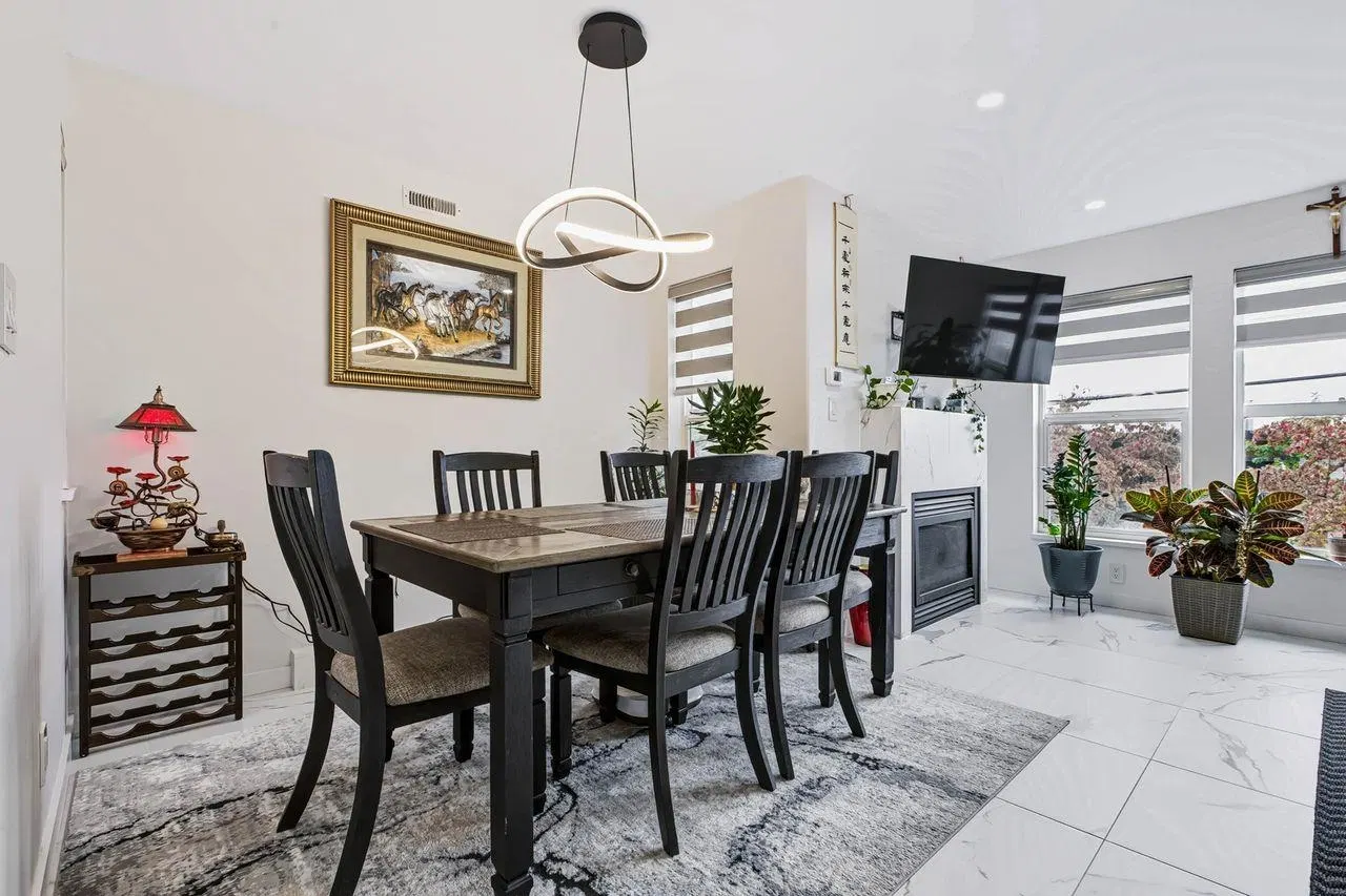 Photo 4 of 33 at #3 – 1135 Cartier Avenue