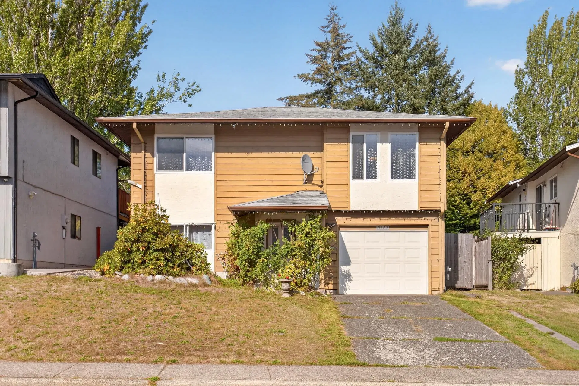 Photo 1 of 40 at 3167 Sechelt Drive