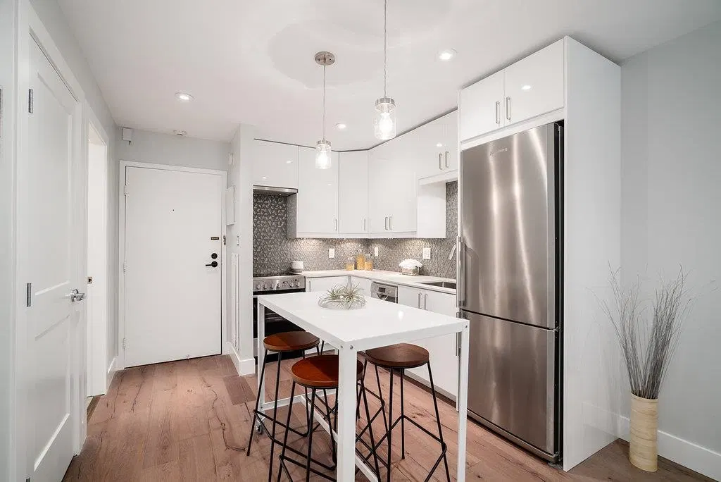 Photo 2 of 19 at #208 – 1425 Cypress Street