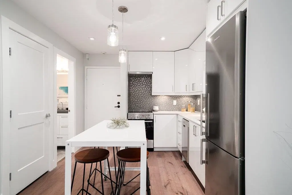 Photo 3 of 19 at #208 – 1425 Cypress Street