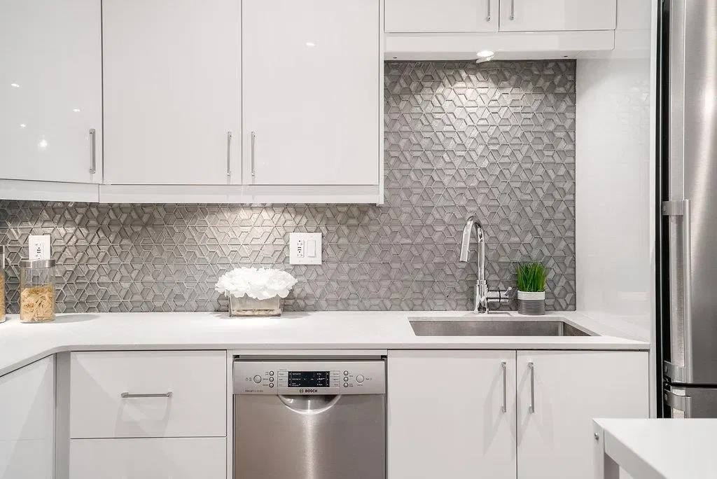 Photo 4 of 19 at #208 – 1425 Cypress Street