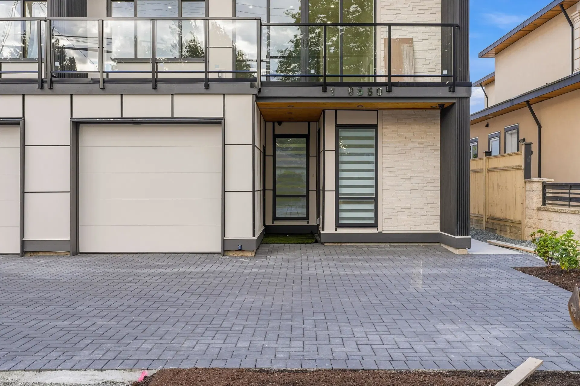 Photo 3 of 34 at #1 – 9550 126 Street