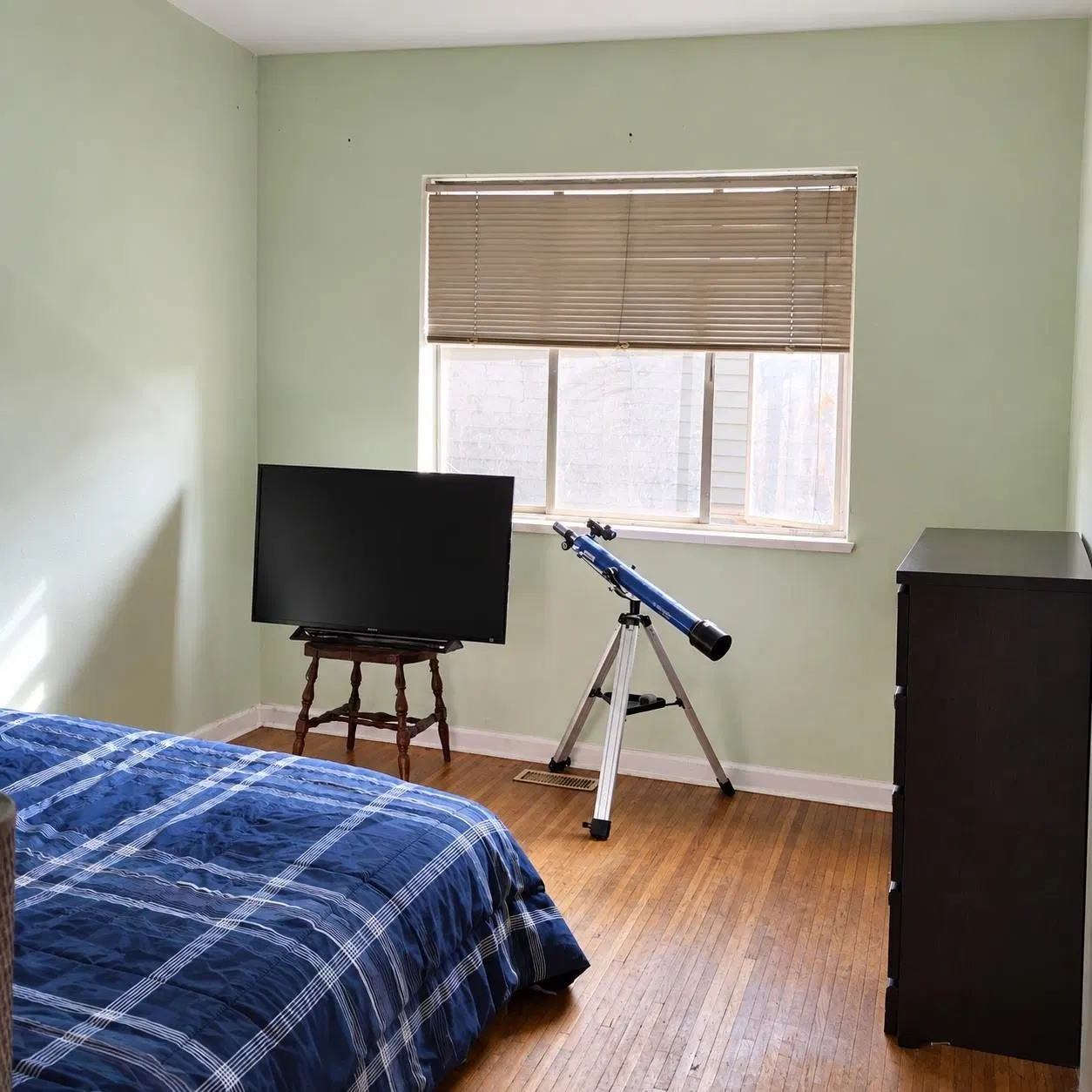 Photo 5 of 18 at 10369 125 Street