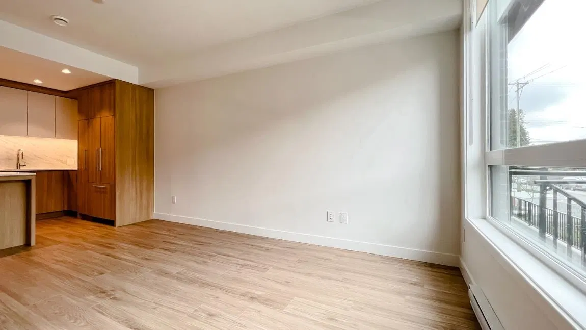 Photo 5 of 36 at #114 – 6085 Irmin Street