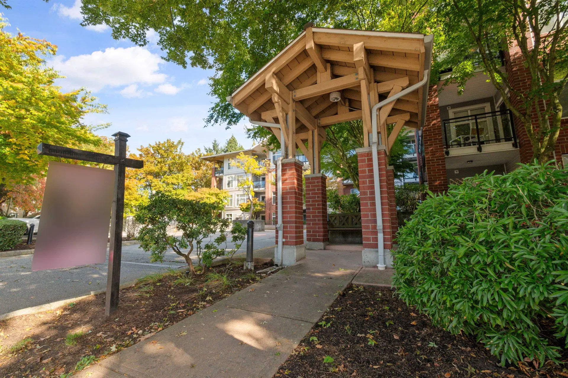Photo 4 of 34 at #204 – 11950 Harris Road