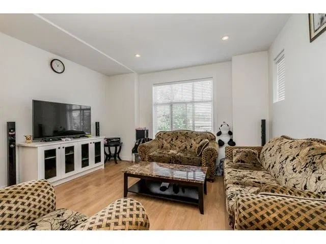 Photo 5 of 23 at #32 – 27735 Roundhouse Drive