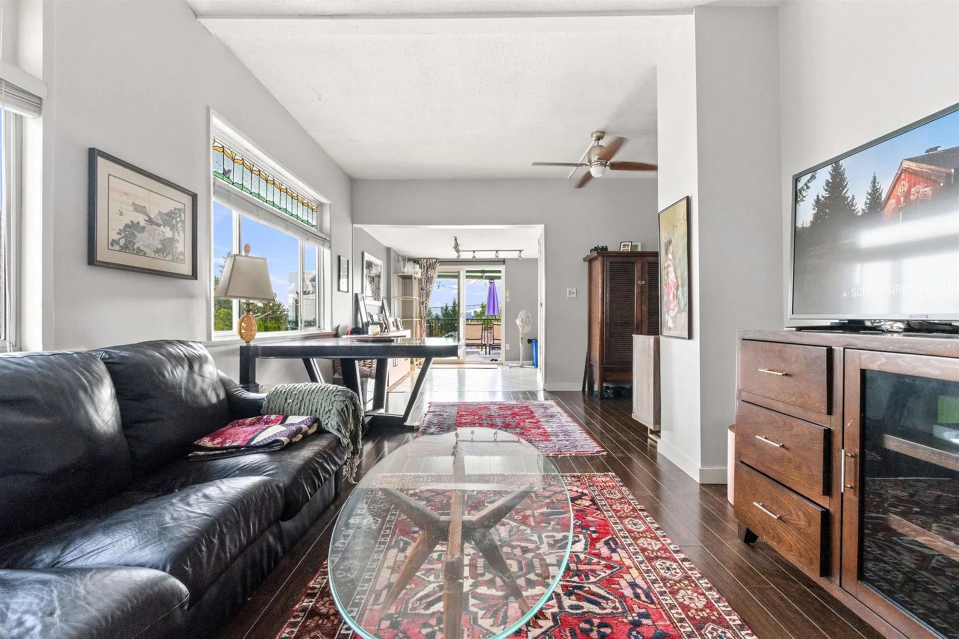 Photo 5 of 40 at 342 E Eighth Avenue