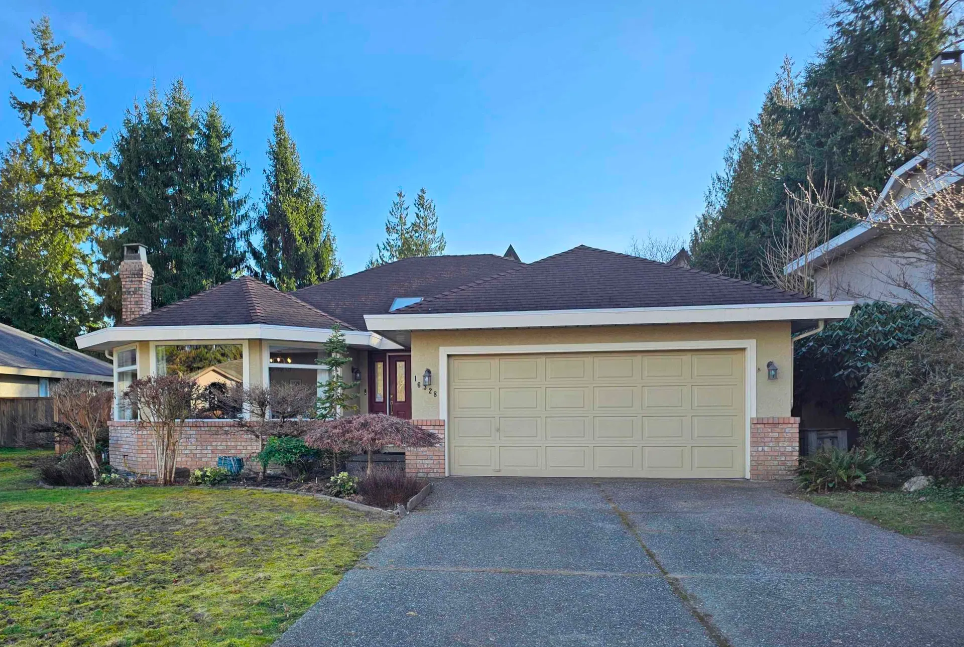 Photo 1 of 29 at 16328 108a Avenue