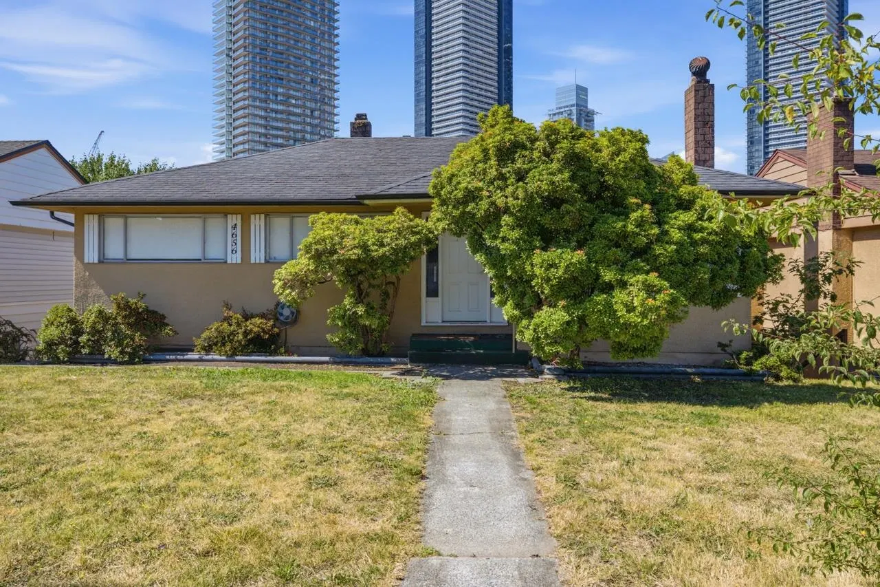 Photo 1 of 40 at 4656 Brentlawn Drive