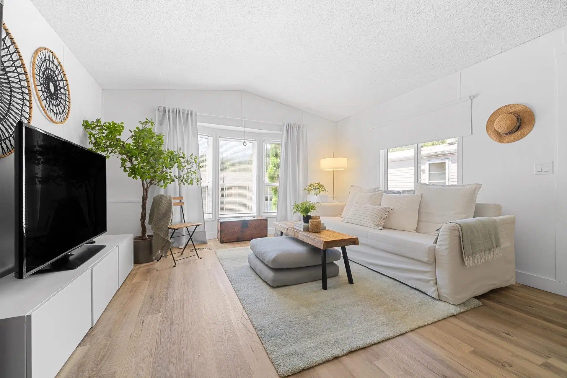 #86 – 3295 Sunnyside Road