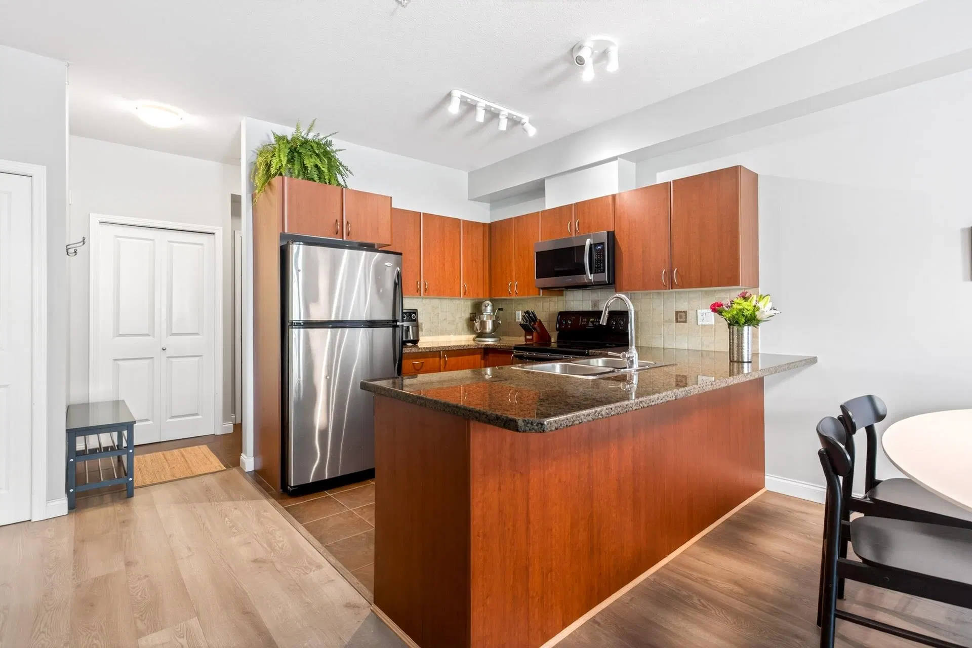 Photo 5 of 40 at #211 – 2346 Mcallister Avenue