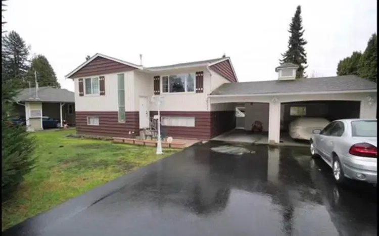 Photo 1 of 27 at 20732 114 Avenue