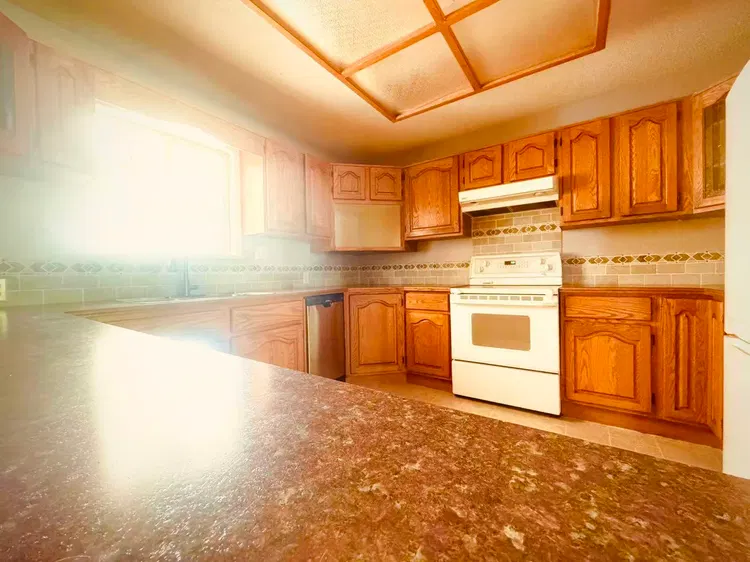 Photo 5 of 27 at 20732 114 Avenue