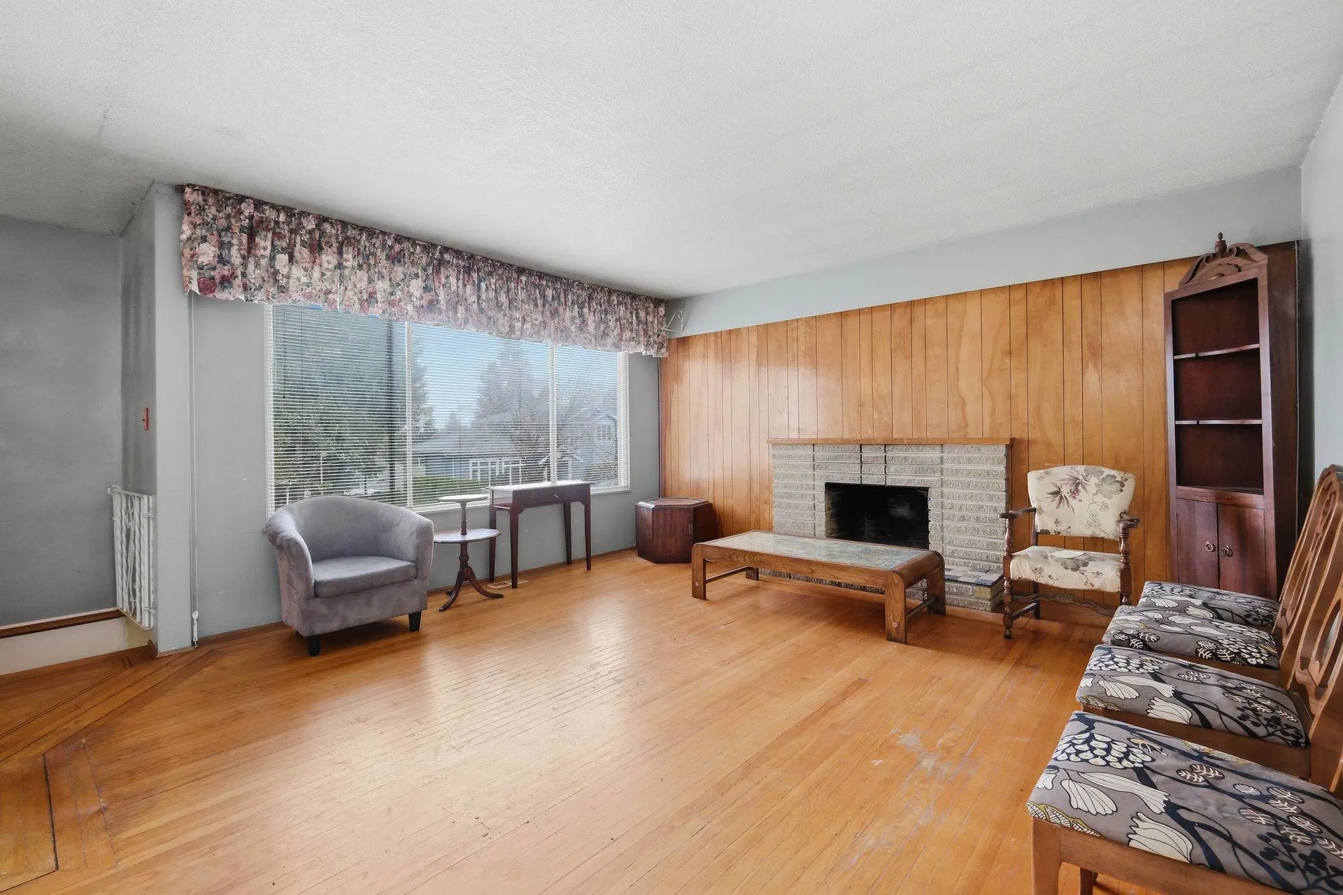Photo 3 of 36 at 4745 Gilpin Court