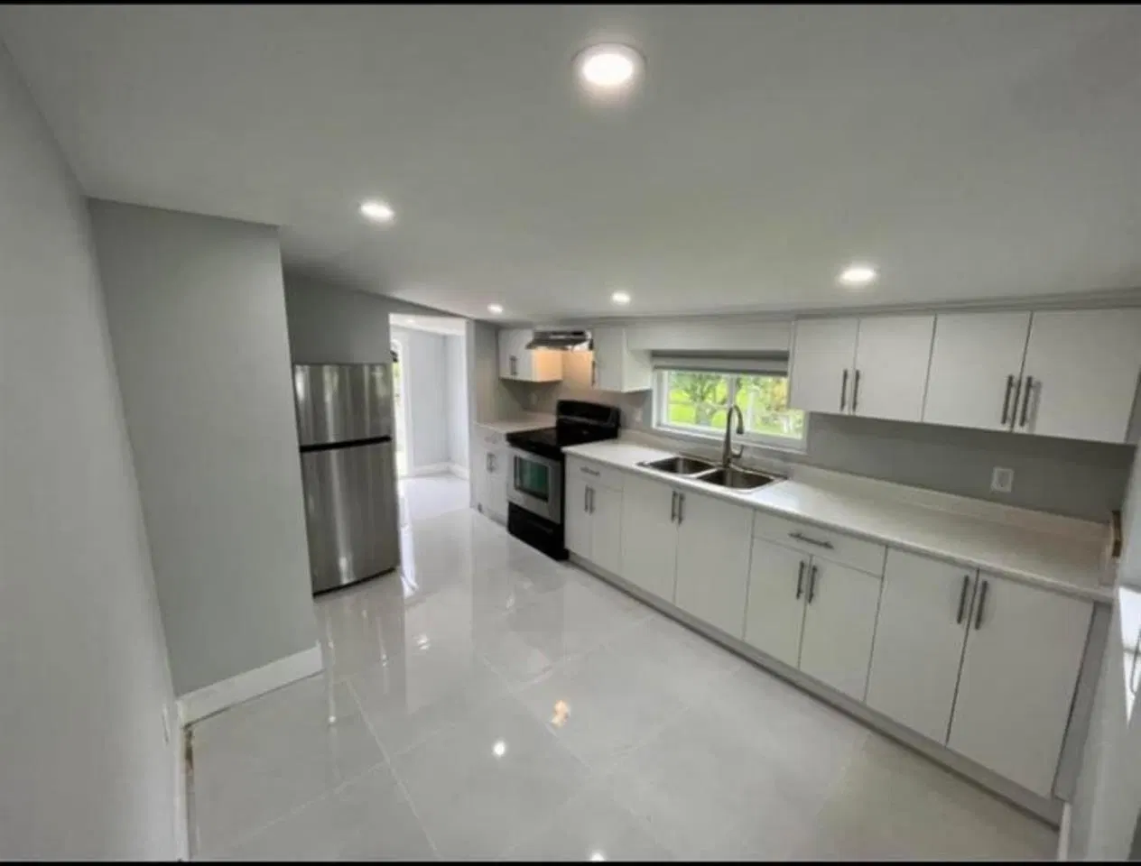Photo 1 of 8 at 9518 Robson Street
