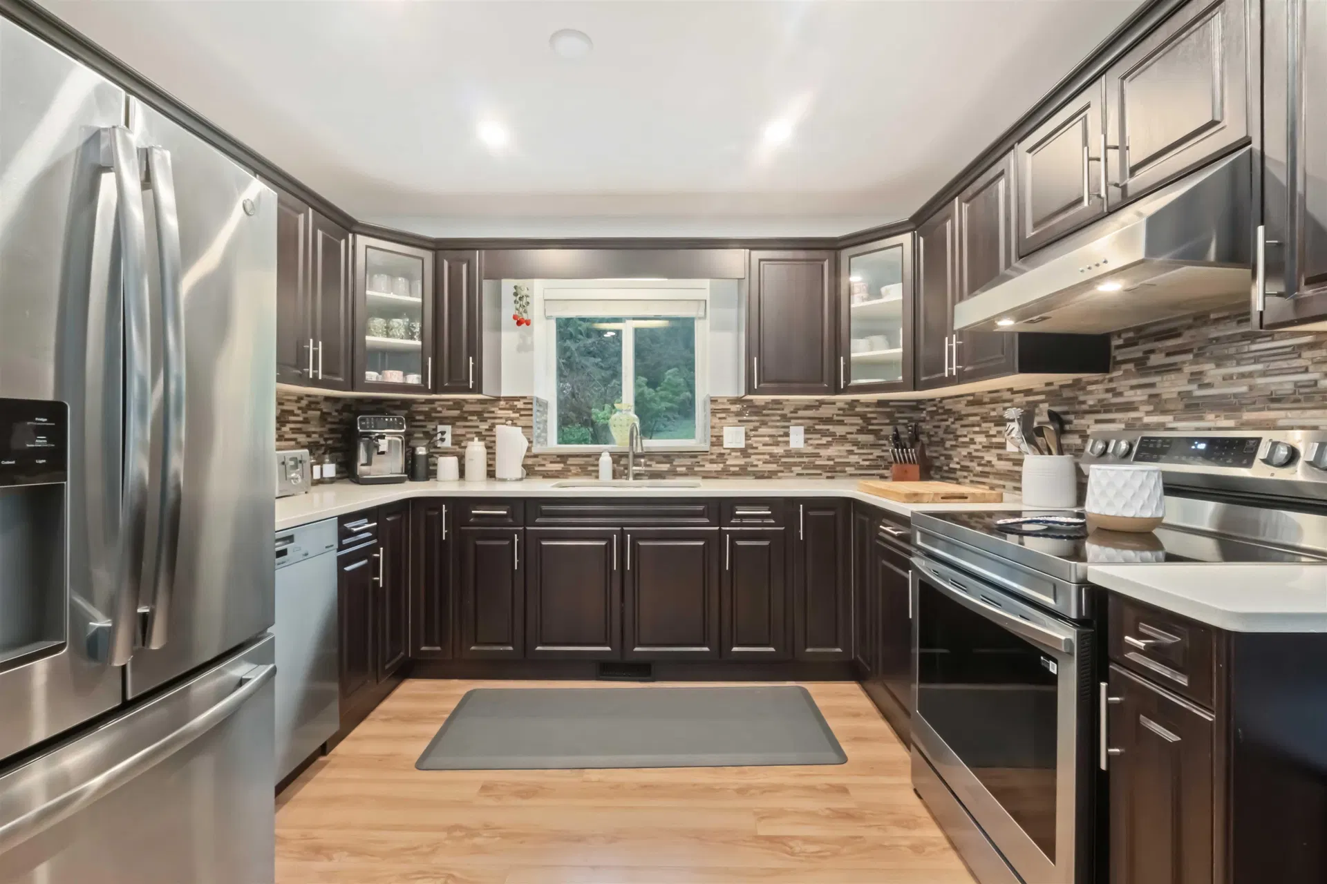 Photo 4 of 40 at 27111 122 Avenue