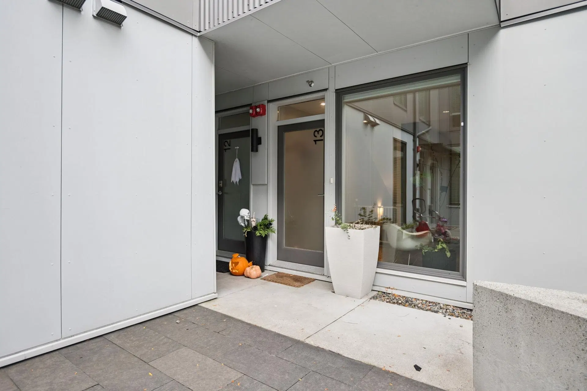 Photo 4 of 31 at #13 – 531 E 16th Avenue