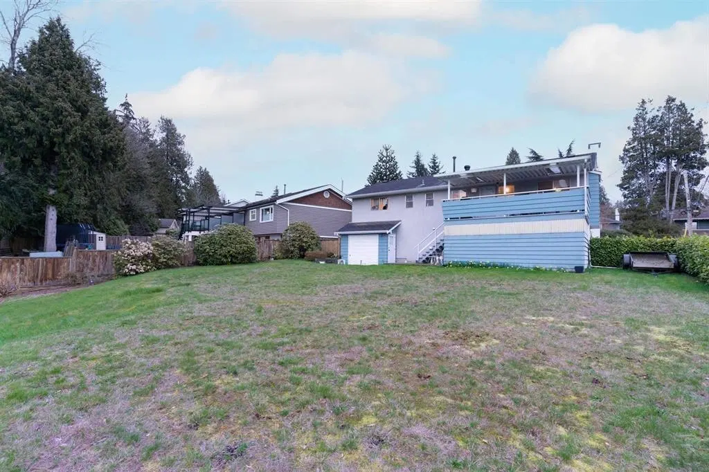 Photo 3 of 10 at 11275 Kendale Way