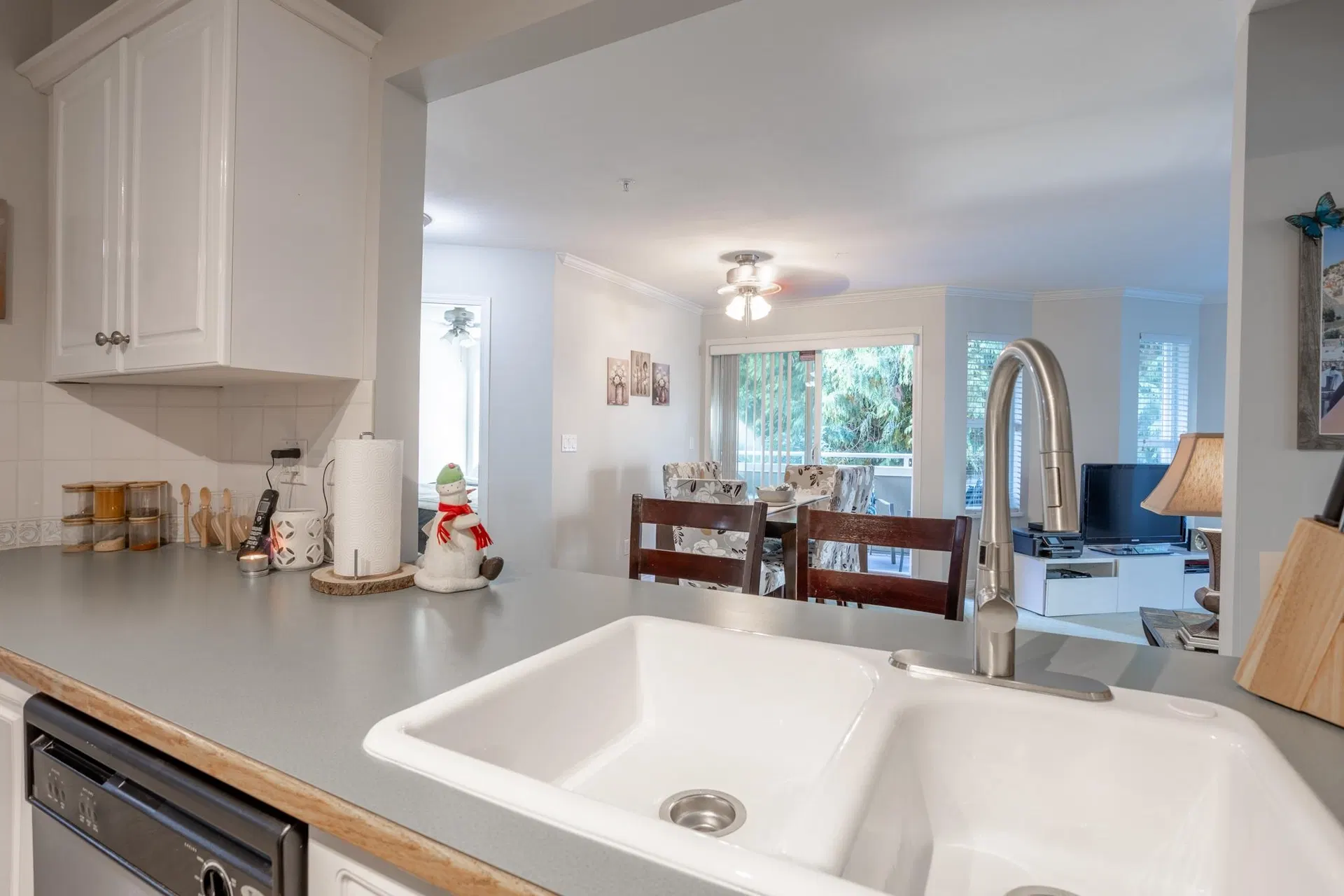 Photo 4 of 39 at #205 – 6557 121 Street