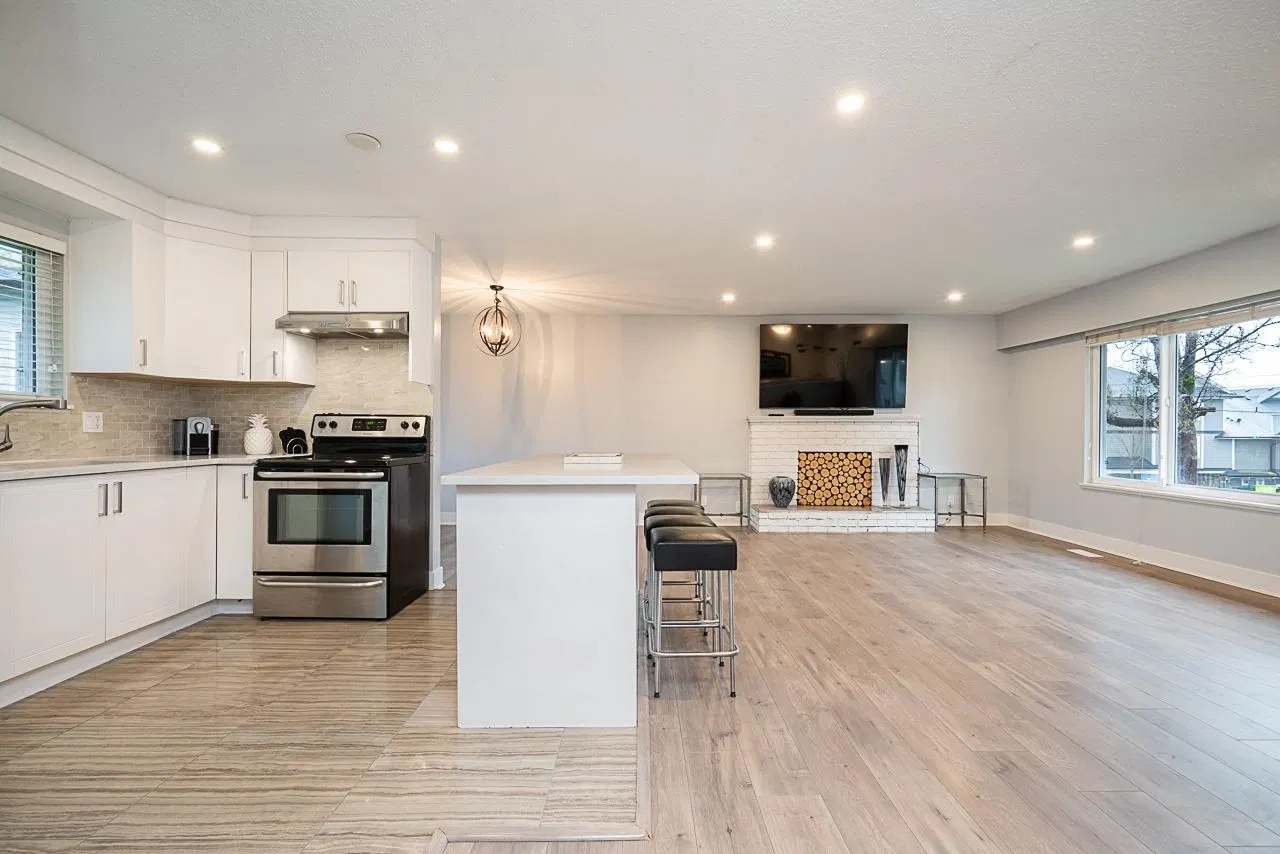Photo 1 of 38 at 11278 206 Street