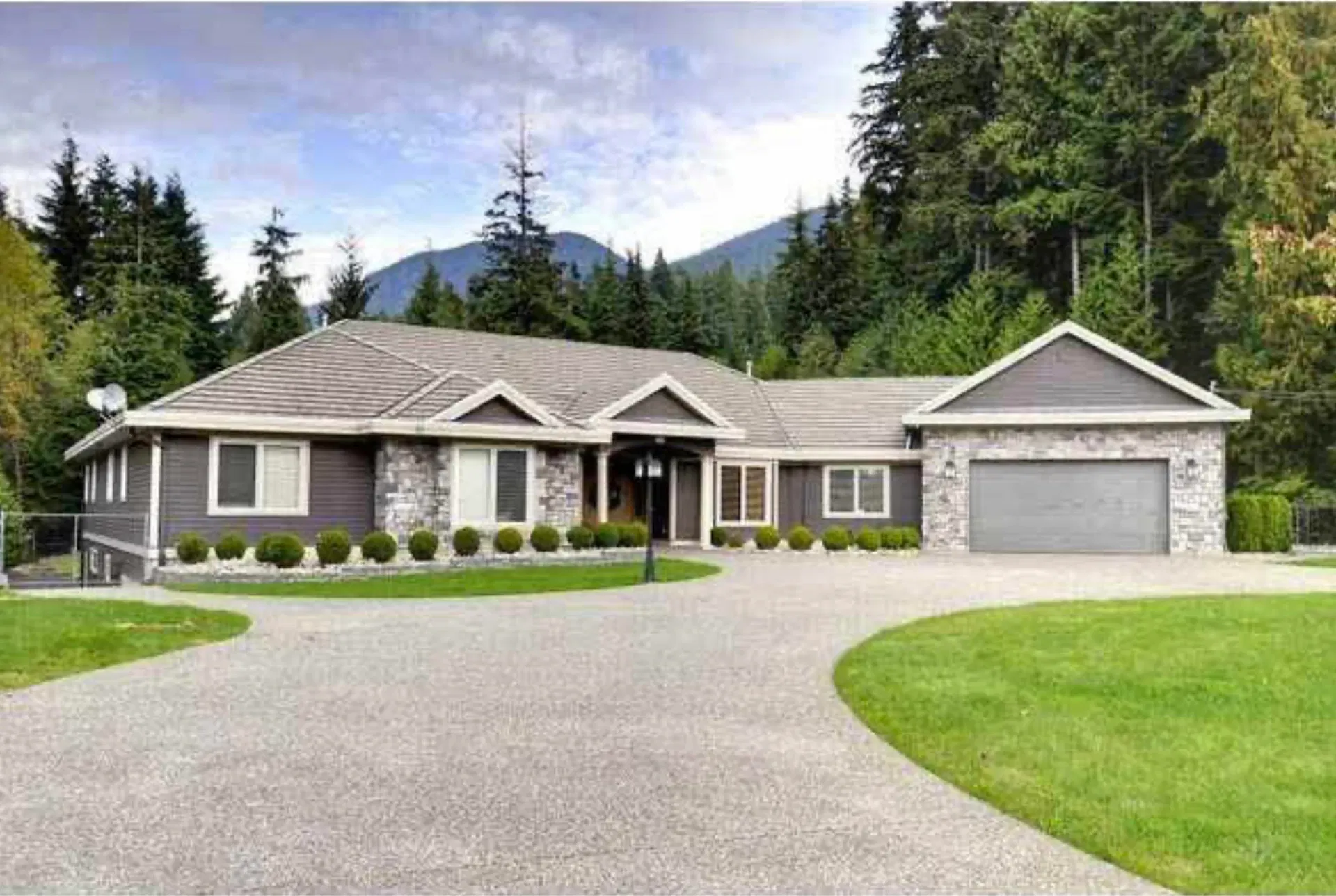Photo 1 of 1 at 815 Spence Way