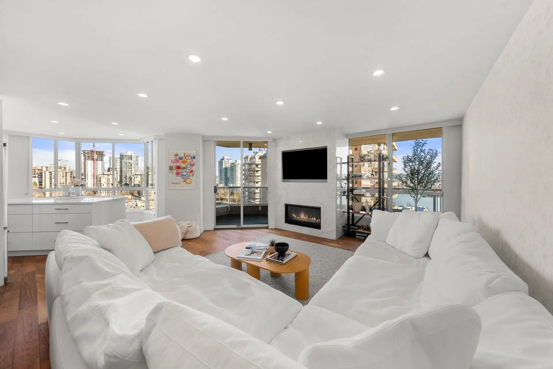 #1704 – 1245 Quayside Drive