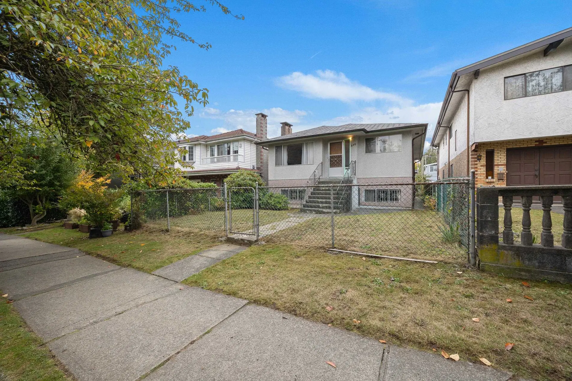 Photo 4 of 22 at 238 E 21st Avenue