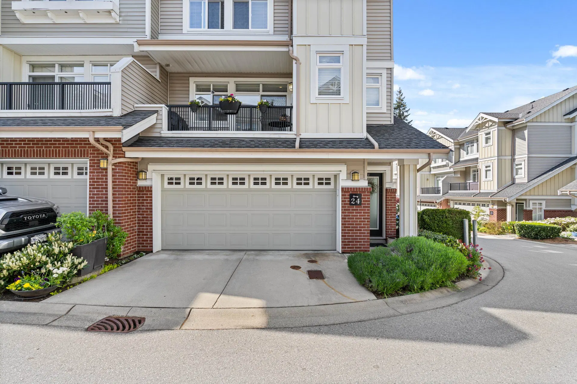 #24 – 2925 King George Boulevard
