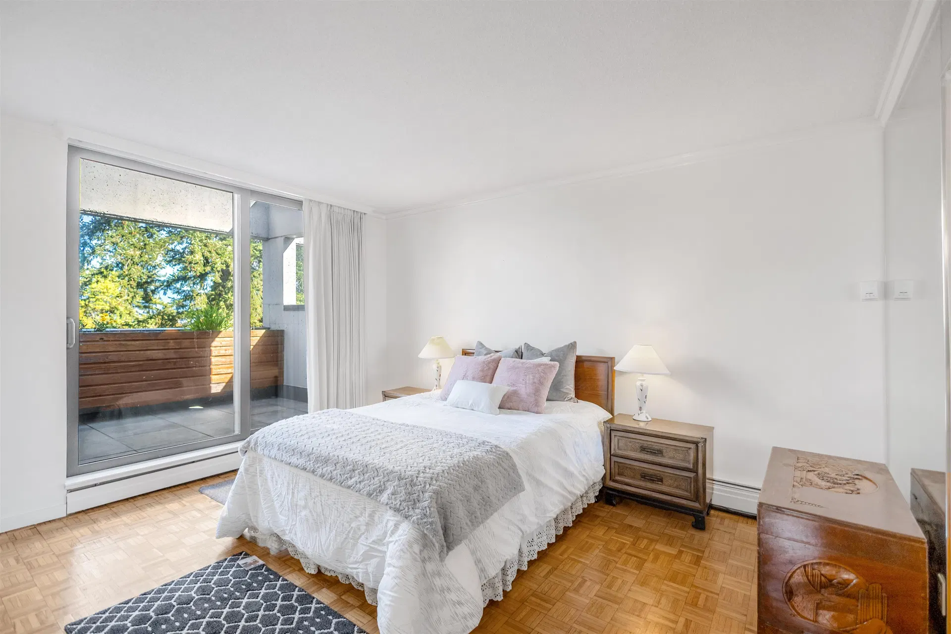 Photo 4 of 30 at #512 – 4900 Cartier Street