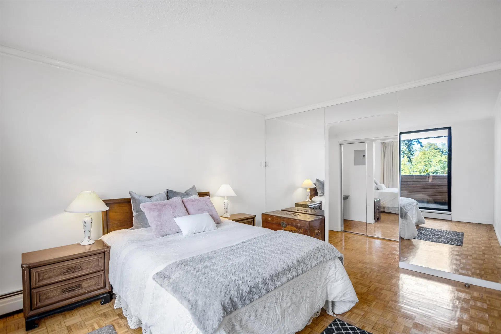 Photo 5 of 30 at #512 – 4900 Cartier Street