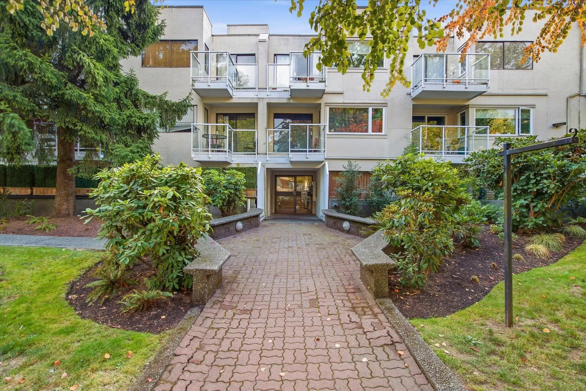 #107 – 830 7th Avenue
