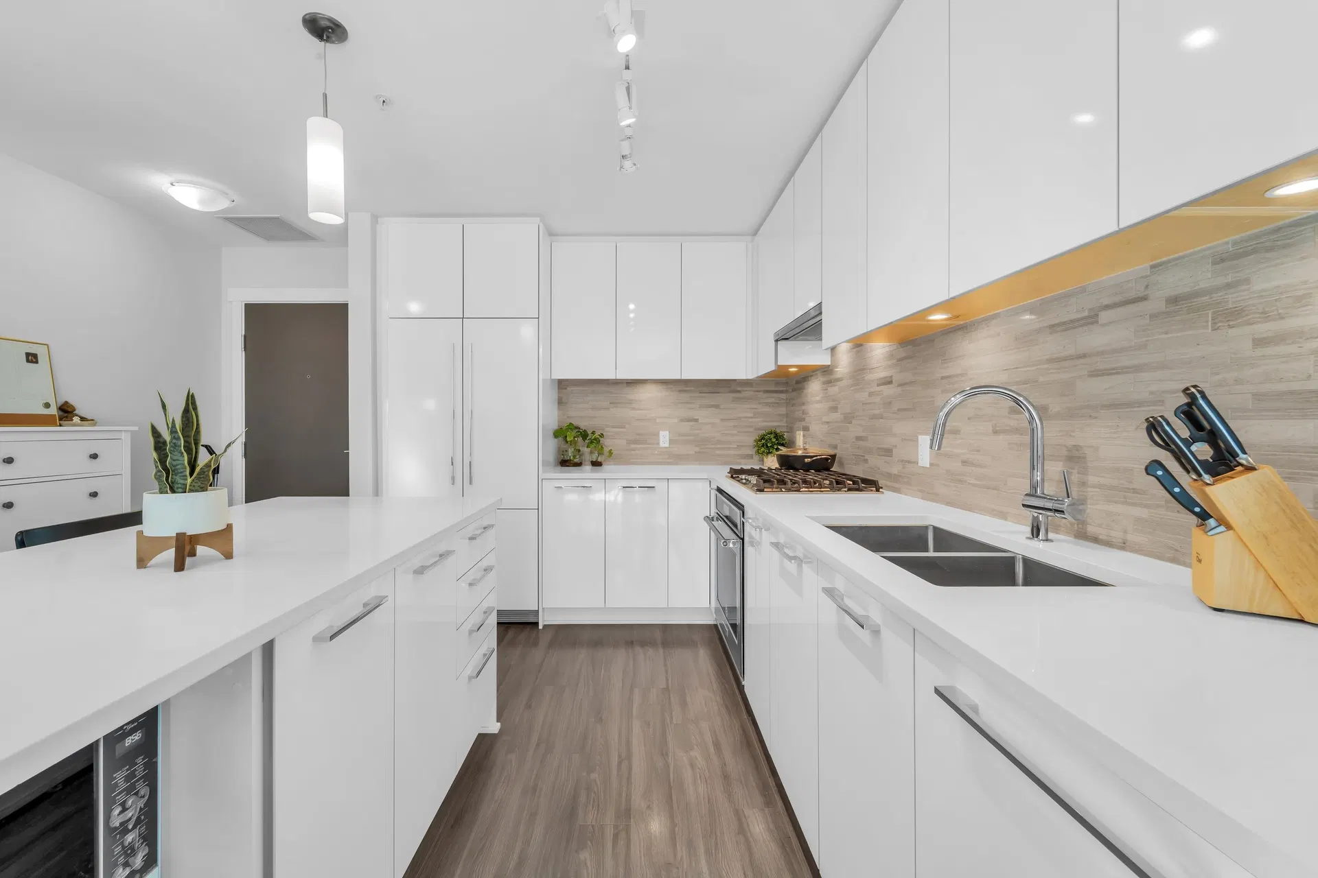 Photo 2 of 23 at #213 – 9551 Alexandra Road