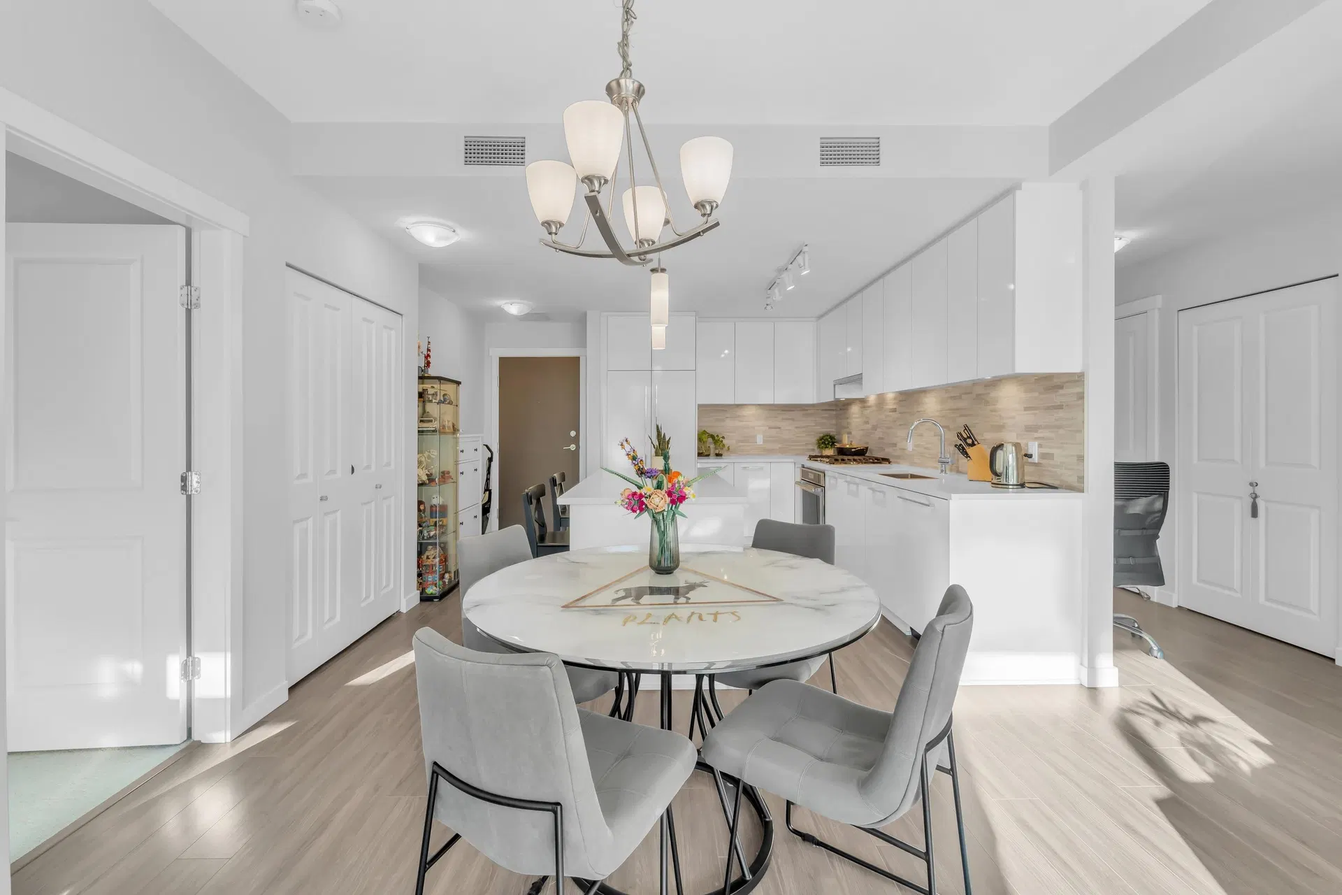 Photo 4 of 23 at #213 – 9551 Alexandra Road