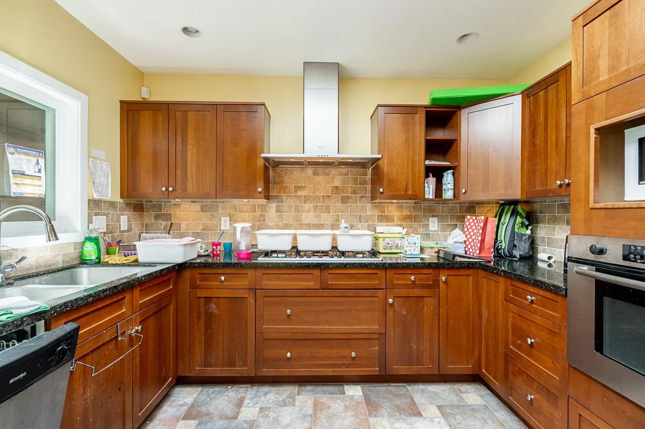 Photo 5 of 33 at 4871 Highlawn Drive