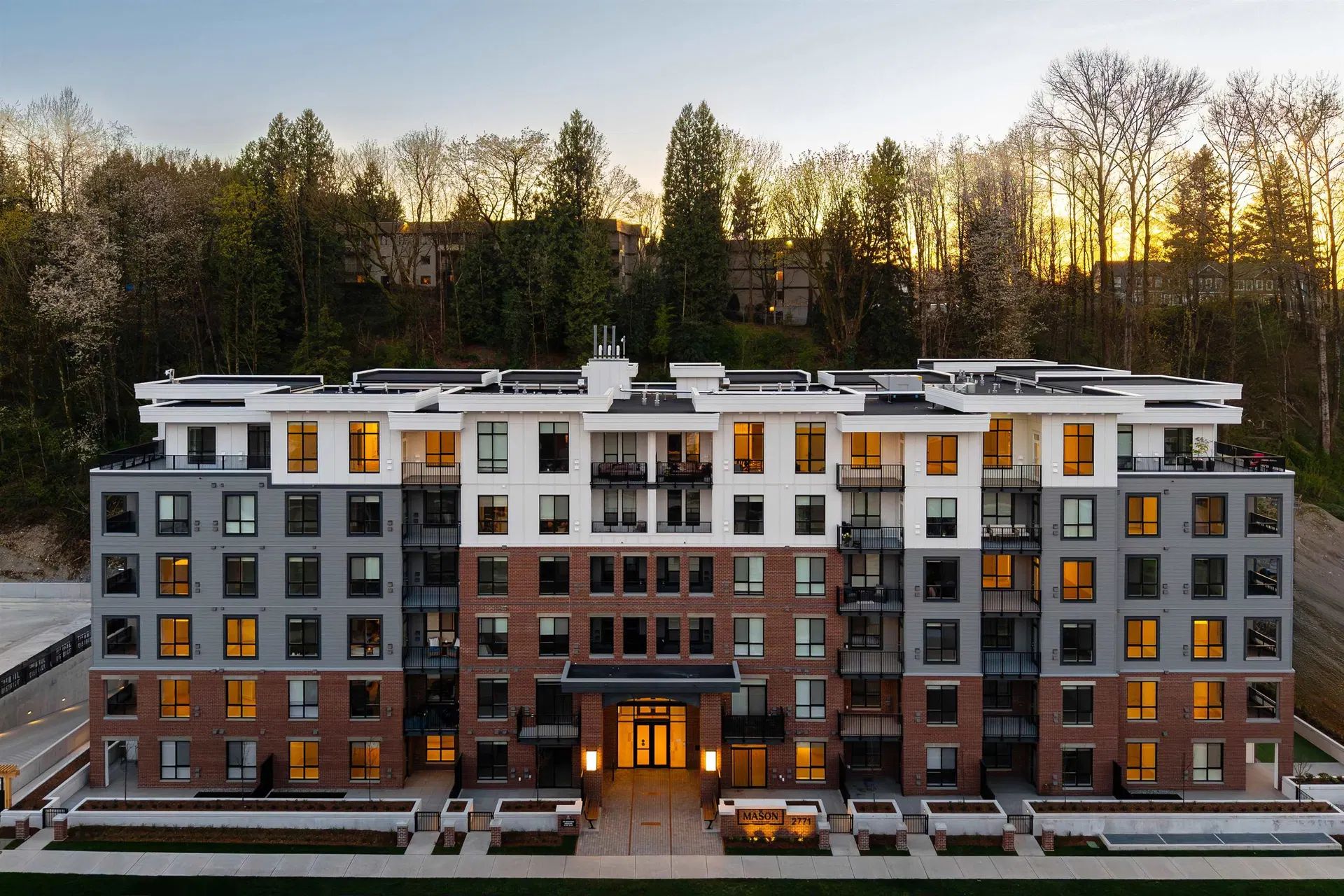 #614 – 2771 Montrose Avenue